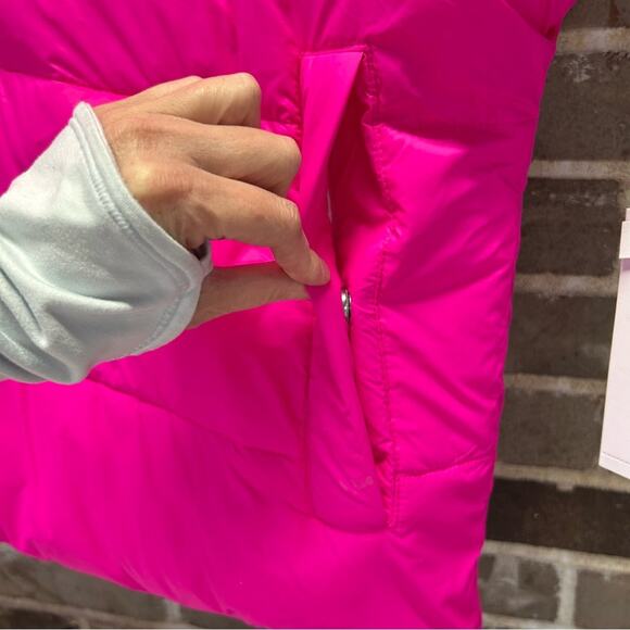 UGG Reversible Pink Puffer Vest Full Zip Button Up Sleeveless Women Sz Large NWT - Picture 8 of 10